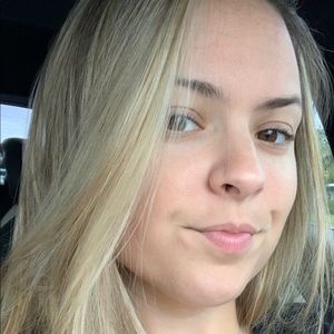 Meet your Posher, Christy